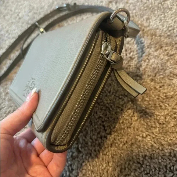 Tory Burch Thea flat crossbody - Picture 10 of 11